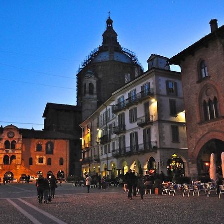 Appartamento Centro Storico Di Pavia Eksteriør billede