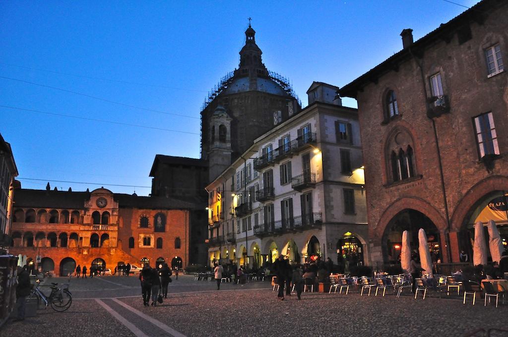 Appartamento Centro Storico Di Pavia Eksteriør billede